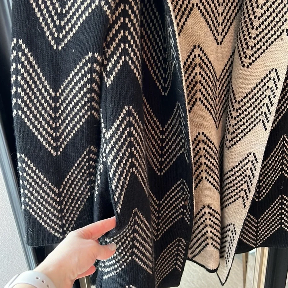 Gio&Gio sweater jacket | black and Tan | size: Small | collar and buttons up - Picture 4 of 9